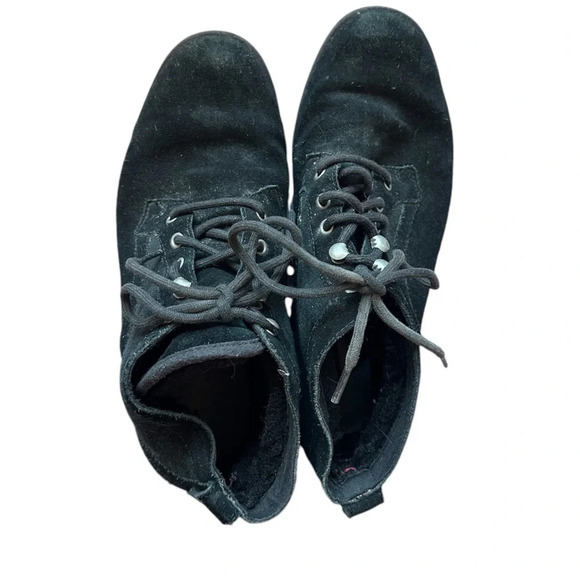 UGG Bethany Black Suede Lace-Up Winter Boots Wool Lining Size 9 - Picture 1 of 7
